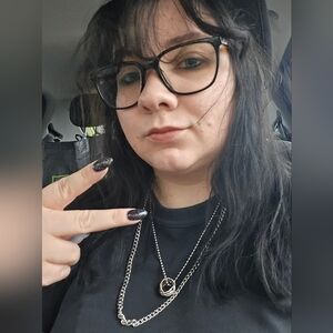 Meet your Posher, Abi